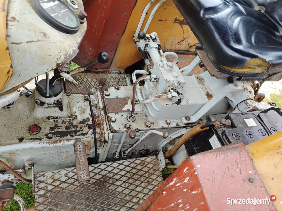Traktor URSUS C330 z kabiną w jednych rękach Ursus Michów