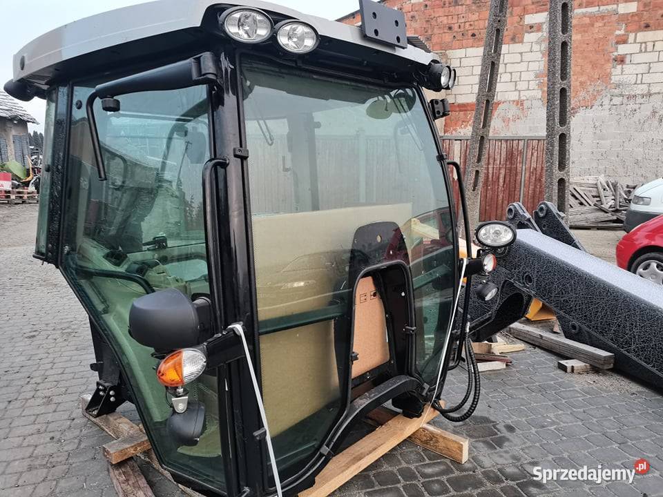 Kabina z wyposażeniem Massey Ferguson serii 6700 Wilkowo