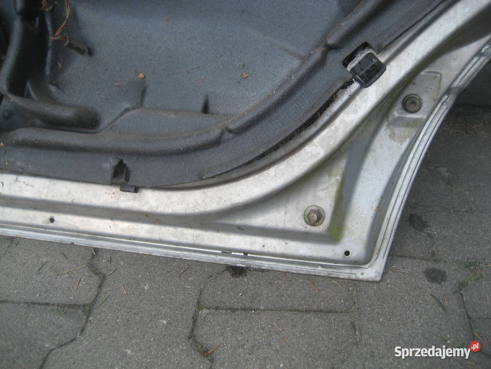 vw passat b4 sedan 9396r drzwi tył prawe Rakoniewice sprzedam
