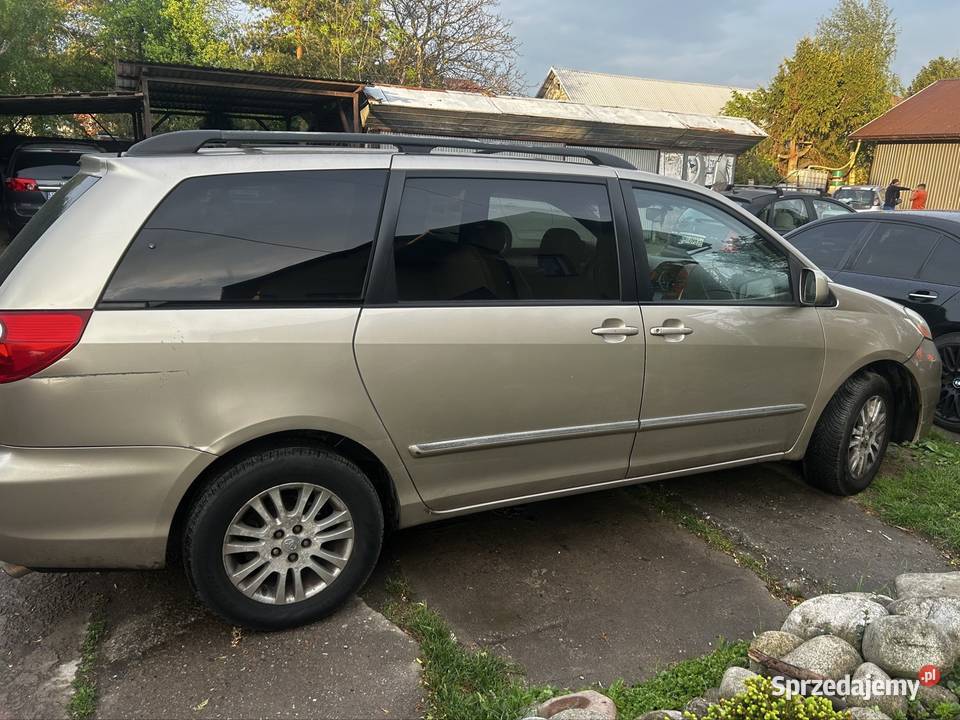 Toyota Sienna 35 bg Sienna Rzeszów