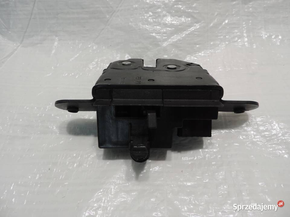 Zamek klapy bagażnika OPEL COMBO D 95513445 NOWY osobowe
