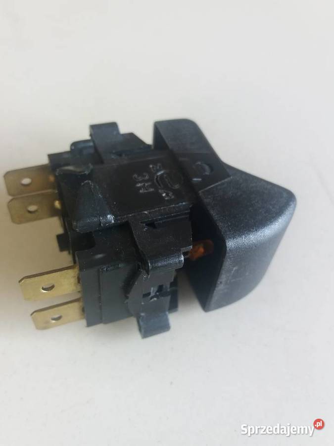 Włącznik przełącznik ogrzewania szyby tył Kobyłka