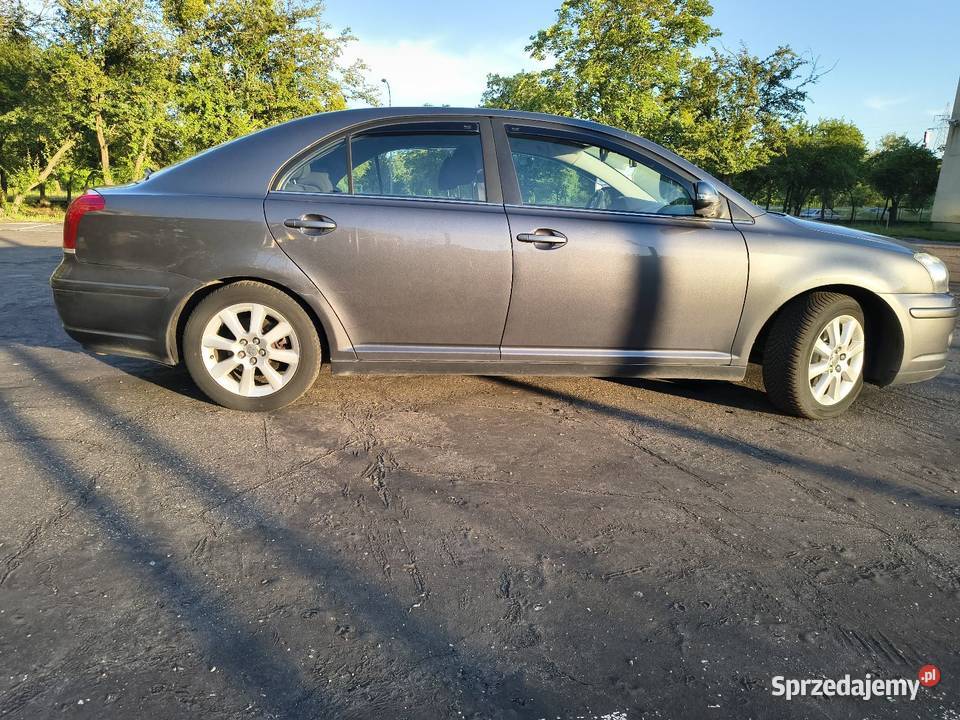 Sprzedam Toyotę Avensis T25 20 D4D Liftback HAK tempomat Białystok