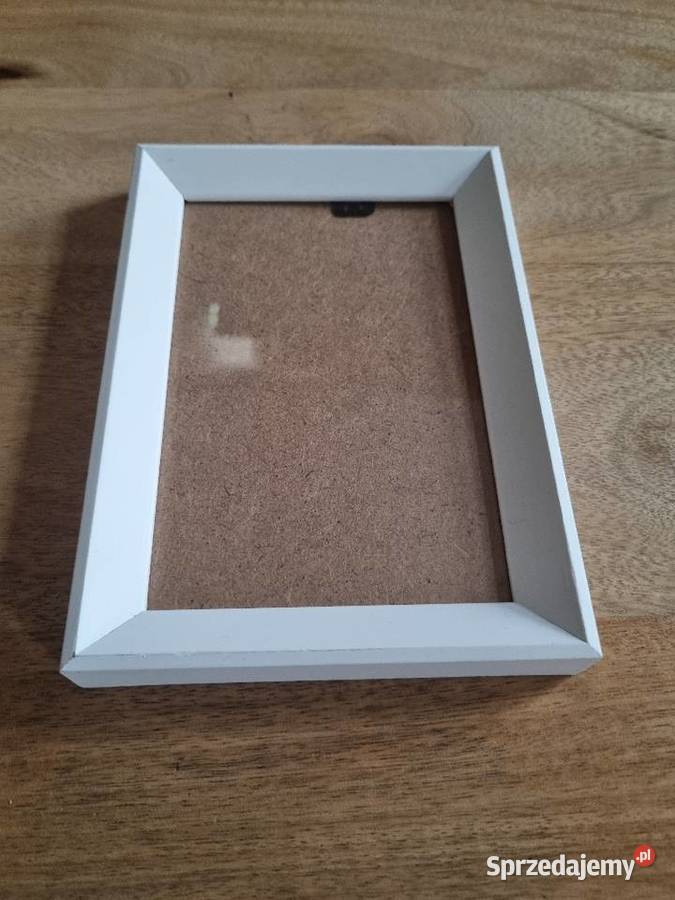 Biała drewniana ramka Warszawa