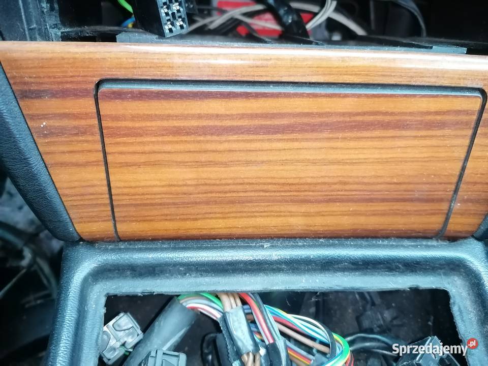 Mercedes 190 201 długa konsola Części samochodowe Radom