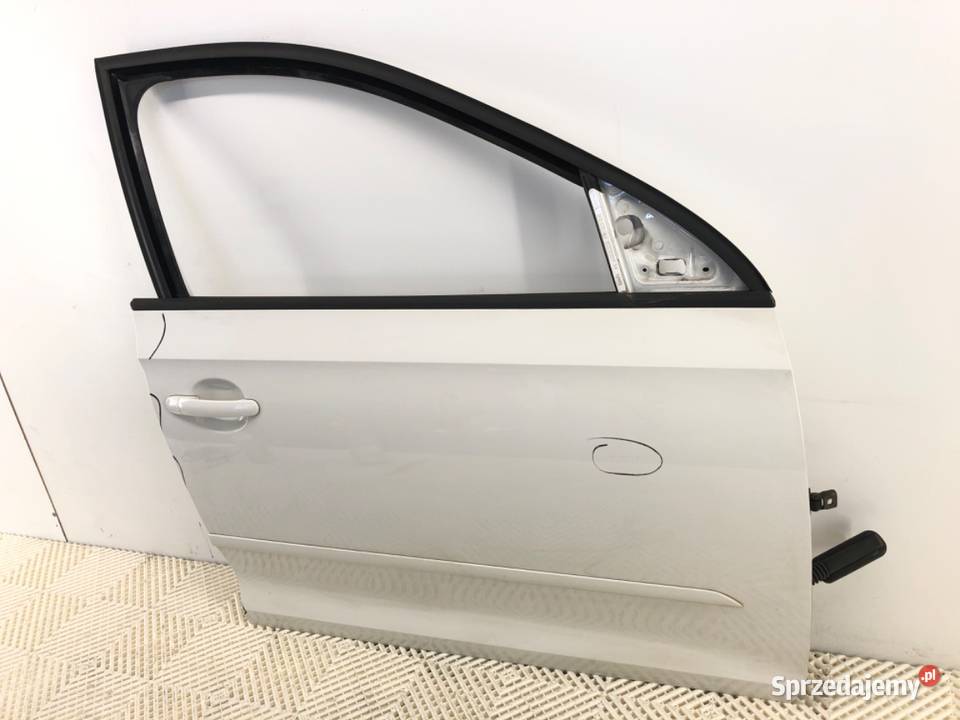 DRZWI PRAWY PRZÓD SKODA RAPID Hatchback BIAŁY osobowe podkarpackie sprzedam