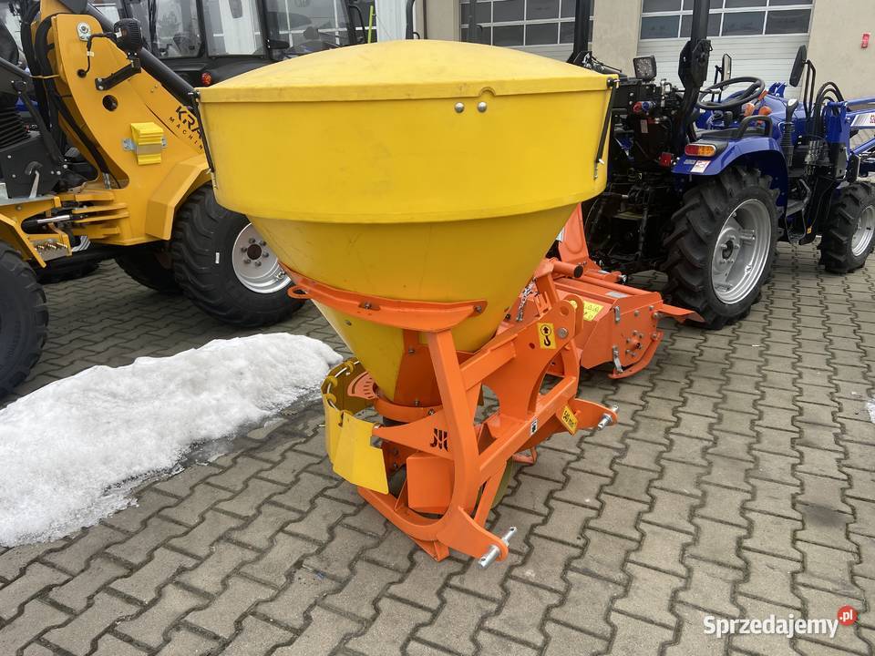 Posypywarka piaskarka Pronar 250 300 Dostępna Opatówek