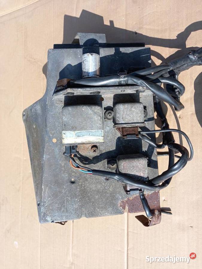 Mercedes W108 W109 V8 regulator napięcia Bukownica