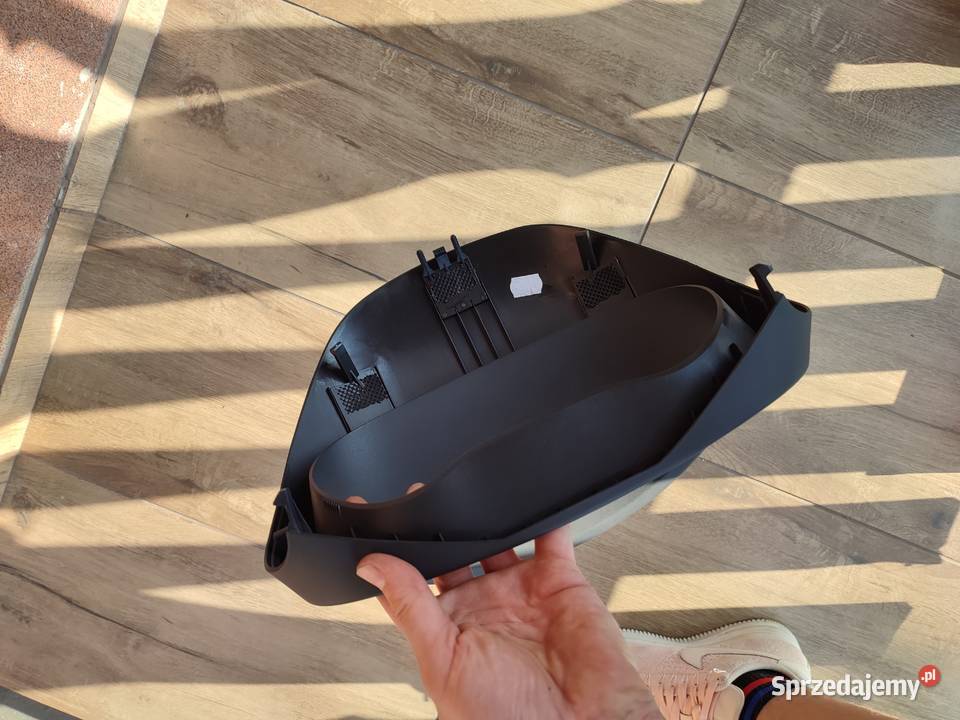 Elementy maskownice plastiki corsa d 3drzwi osobowe Garwolin sprzedam