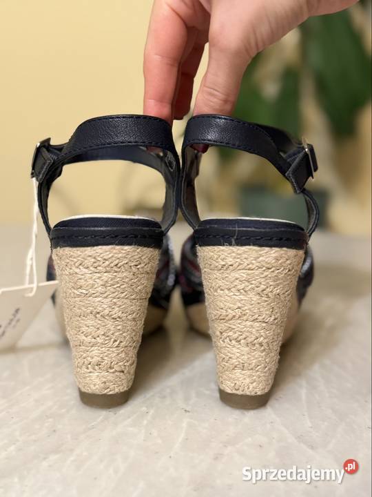 Nowe skórzane sandały na koturnie Tom Tailor Wrocław