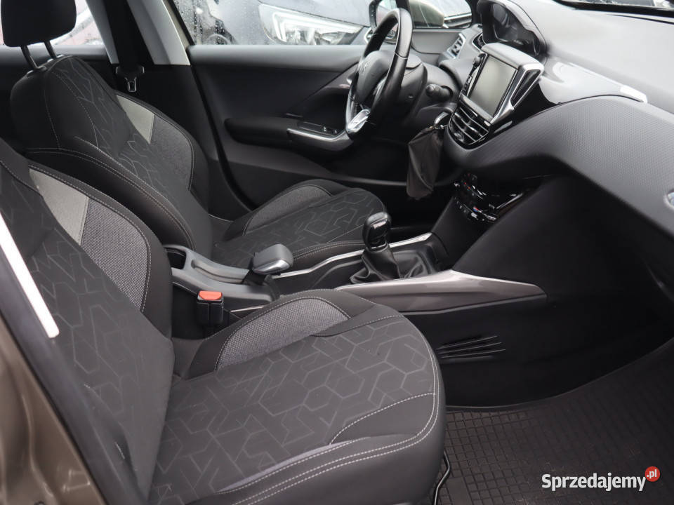 Peugeot 2008 12 PureTech Katowice