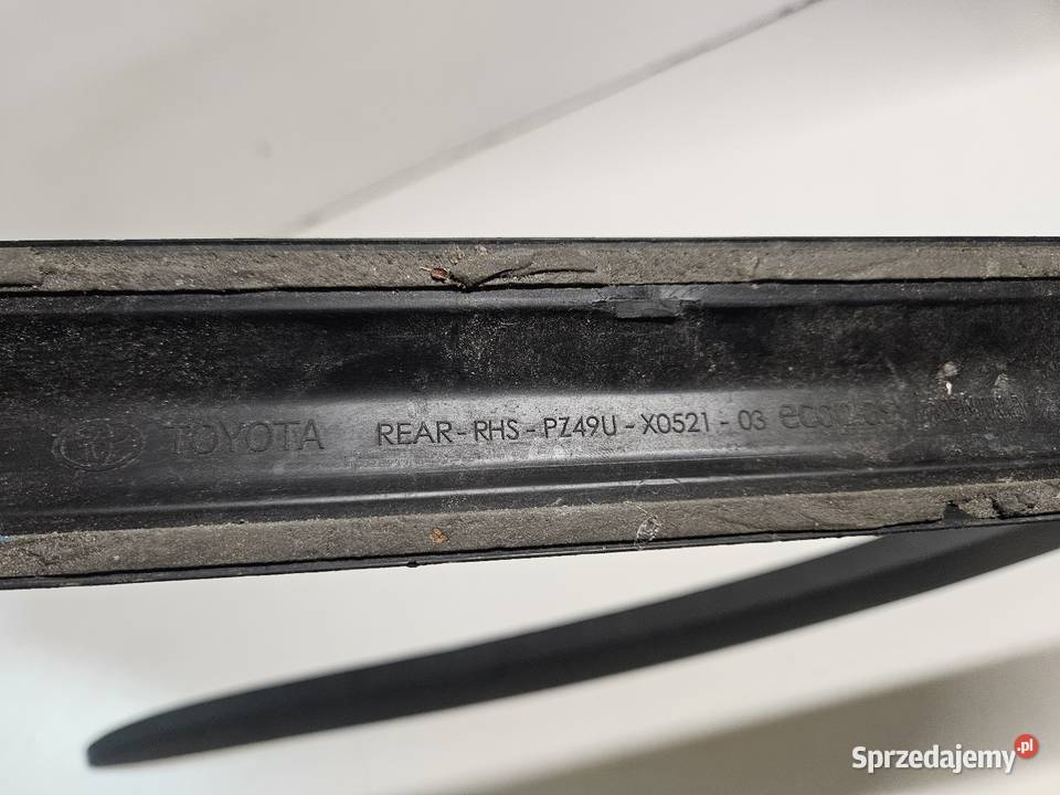 TOYOTA RAV4 IV LISTWA DRZWI PRAWY TYŁ PRAWA