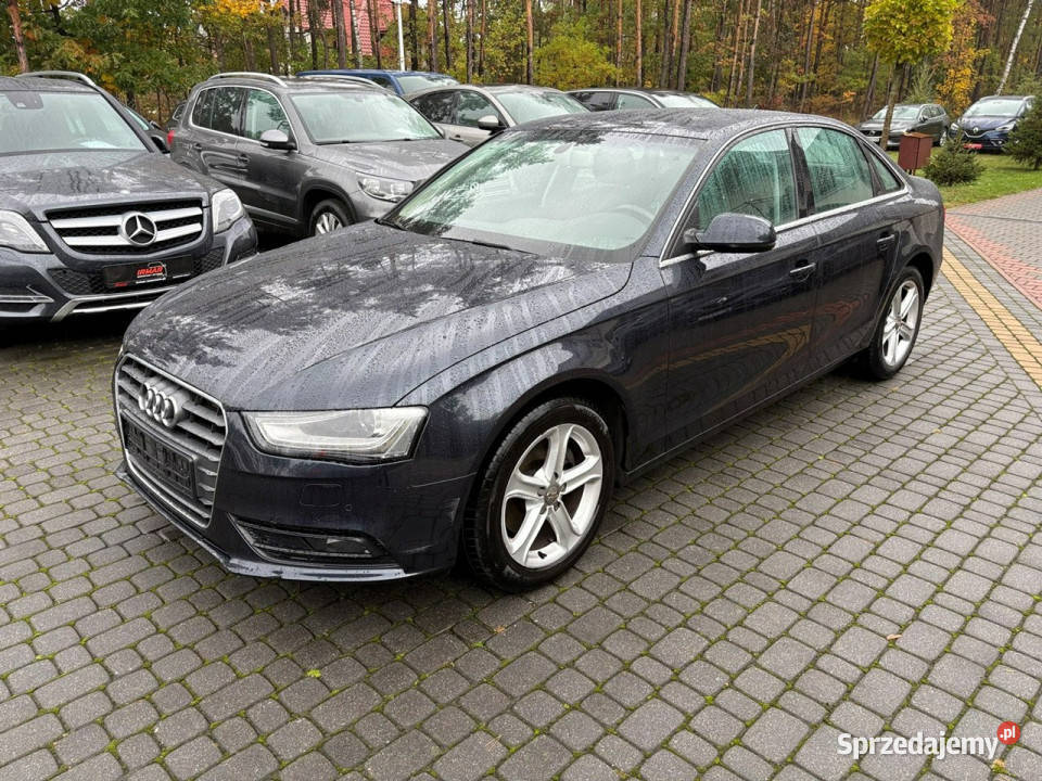 Audi A4 sedan 18 benzyna 170 Xenony Skóry