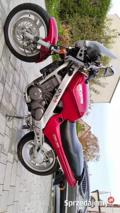 Honda NTV 650 Revere czterosuwowy