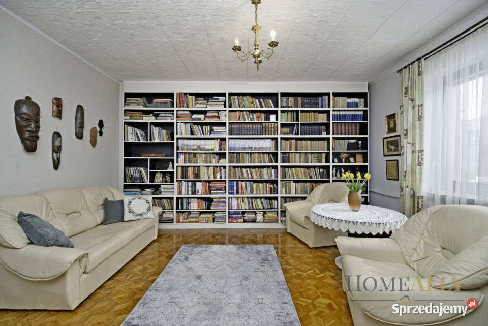 Dom wolnostojący 2698m2 Warszawa Lustrzana cegła