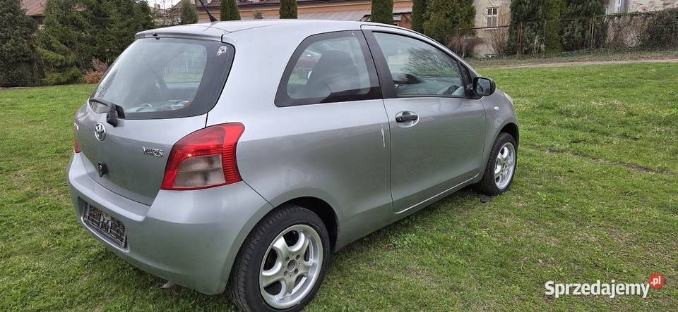Toyota Yaris 10 2007r benzyna Przemyśl
