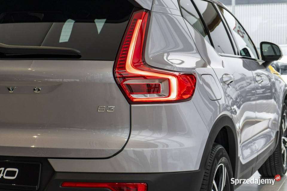 Volvo XC 40 Plus Dark B3 Mild Hybrid Benzyna Łódź