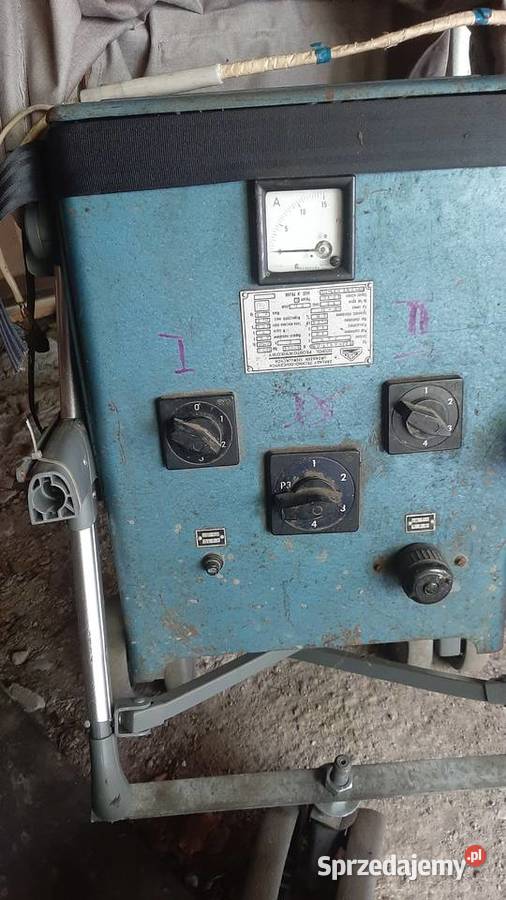 Prostownik do akumulatorów Polski mocny zadbany Korczew