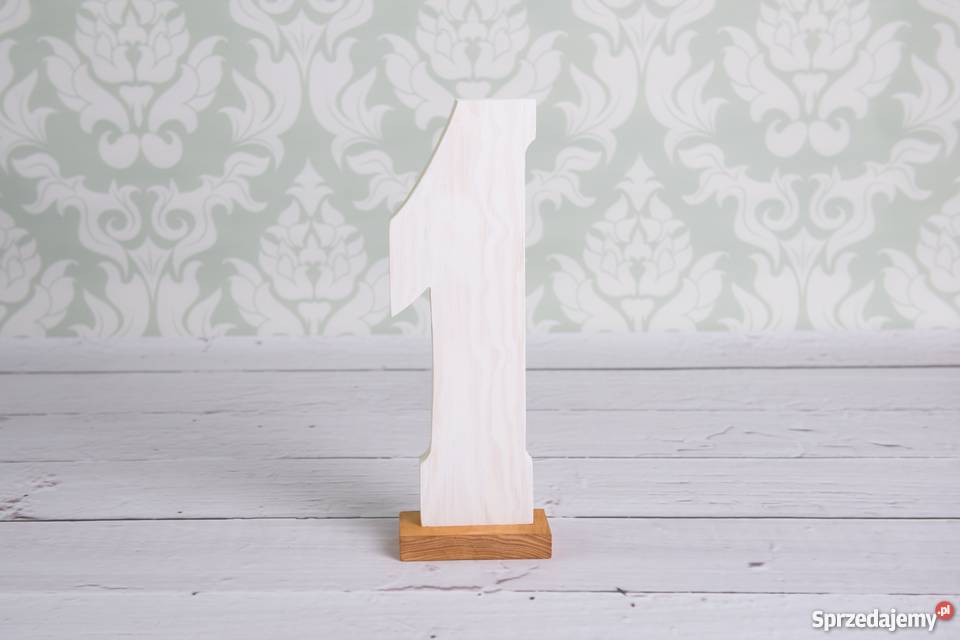 Drewniane cyferki cyfra 1 jedynka foto rekwizyt