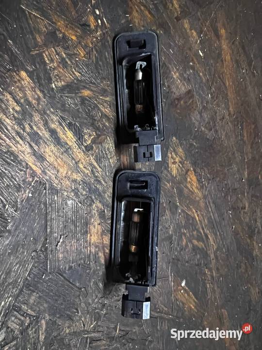 Lampki podświetlania tablicy rejestracyjnej BMW