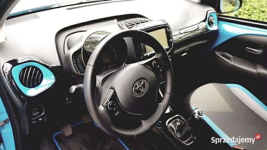Toyota aygo 2015 climatronic dotykowy ekran nieuszkodzony Oleśnica