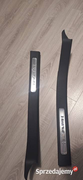 DODGE RAM 1500 V GENLISTWA PROGOWA P6WC7A1X7AA terenowe Rybnik