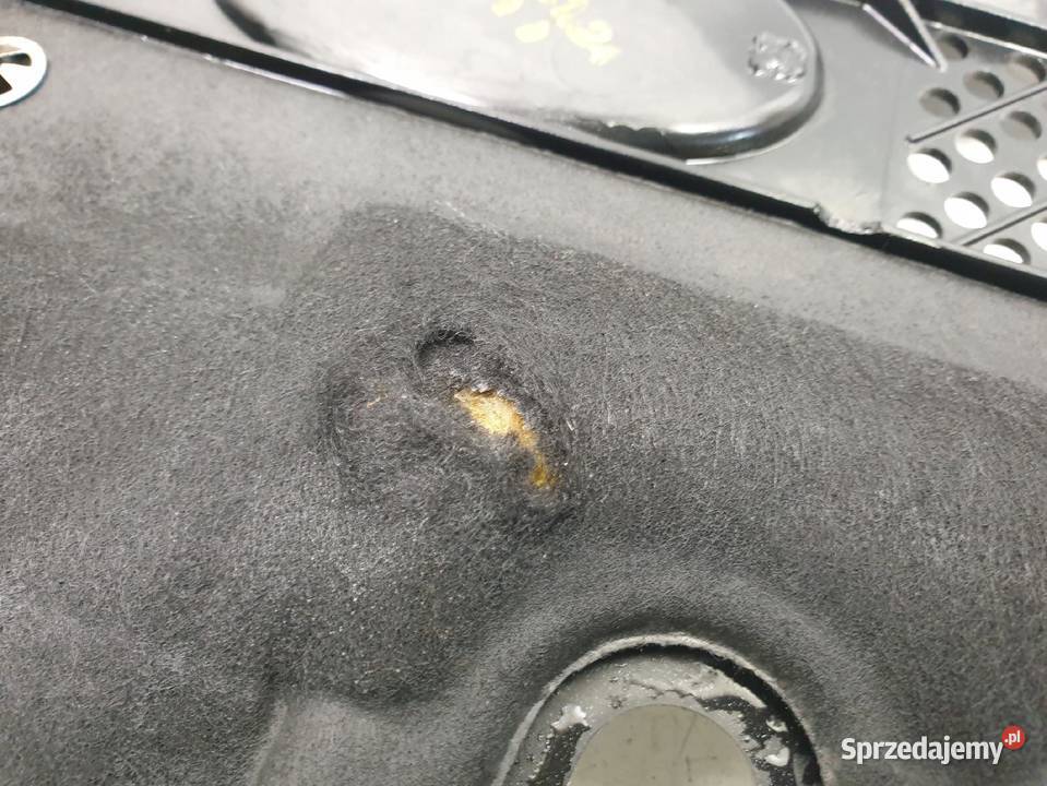 Kia Carens II 20 CRDI GÓRNA OSŁONA SILNIKA