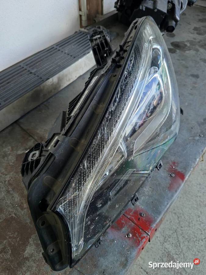 Reflektor lewy Merc Cla a117 w117 lift amg Rzeszów sprzedam