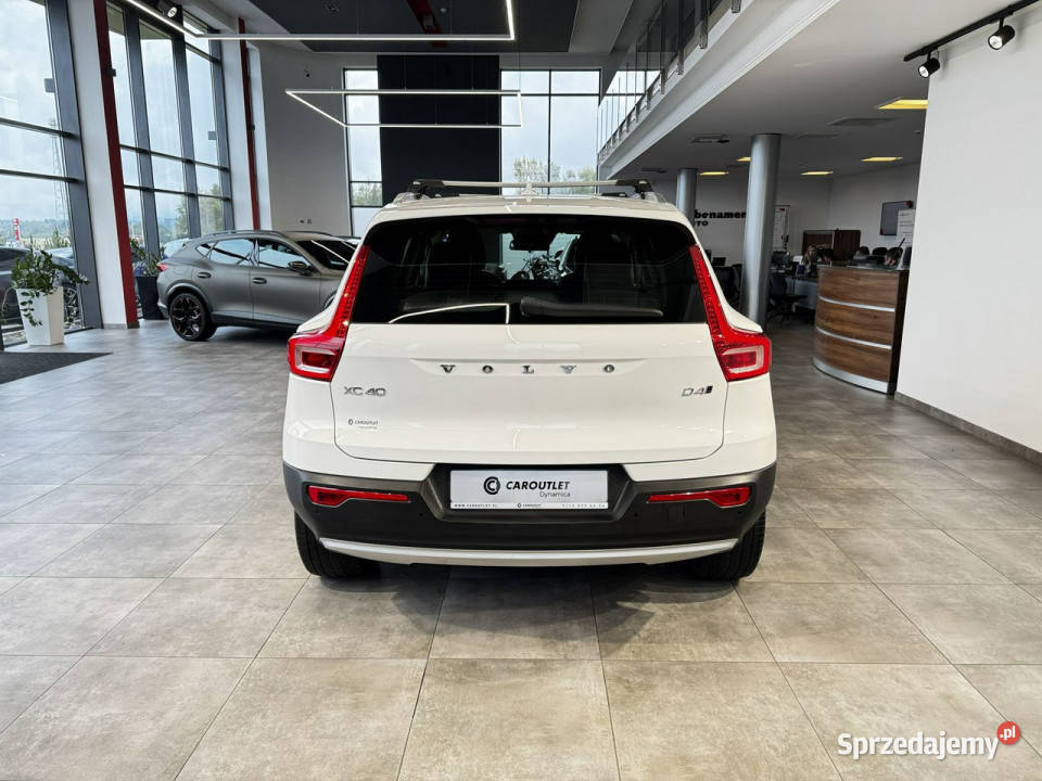 Volvo XC 40 20 D4 190 automat AWD 2018 r salon kurtyny powietrzne