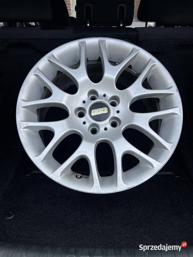 OKAZAJ BMW seria 1 e87 Zadbana czarna perła Ruszów