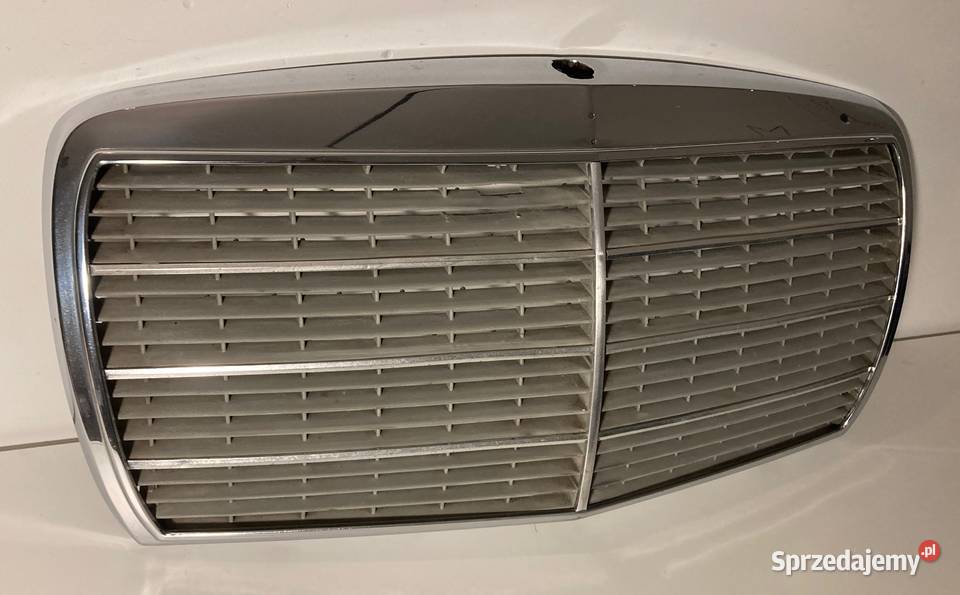 Mercedes Benz W123 atrapa chodnicy grill S123 Rok produkcji 1980