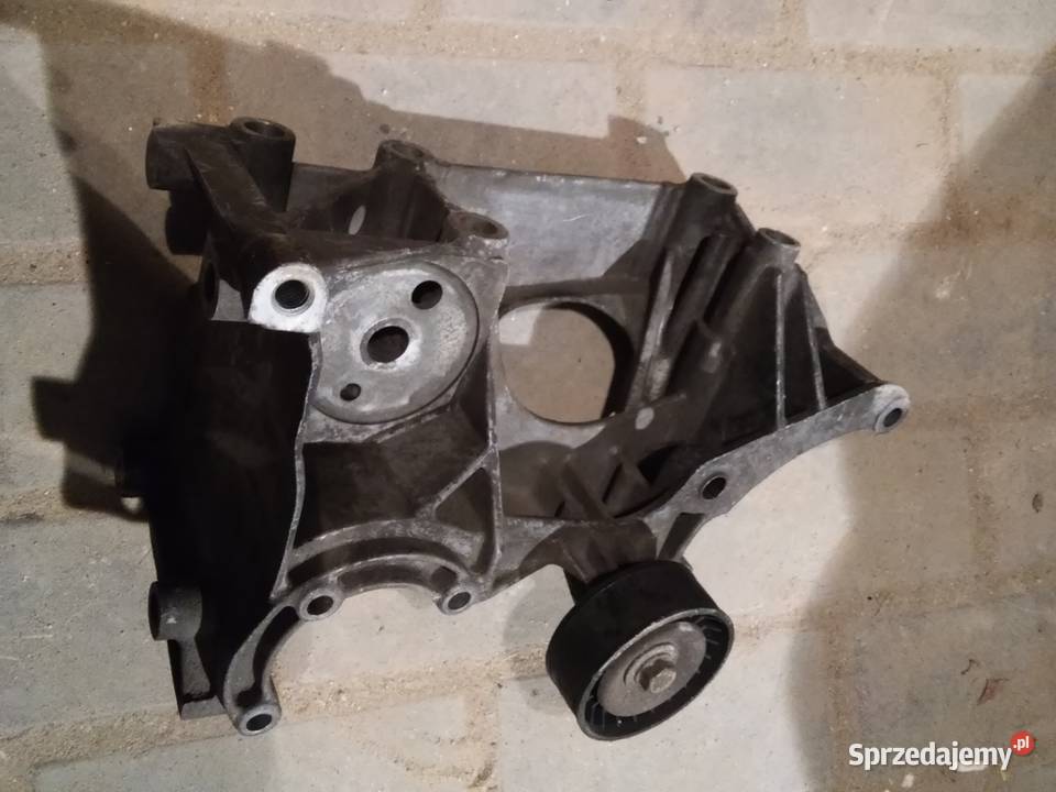 Łapa uchwyt mocowanie blok silnika Niedrzwica Duża