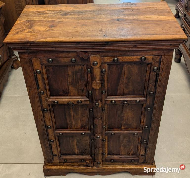 Brdzo piękna komodaszafka kolonialna sklep