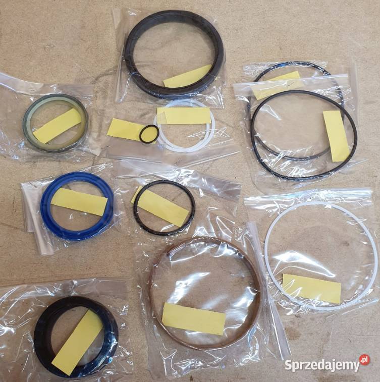 Zestaw uszcz siłownika obrotu 7079932070 KOMATSU sprzedam