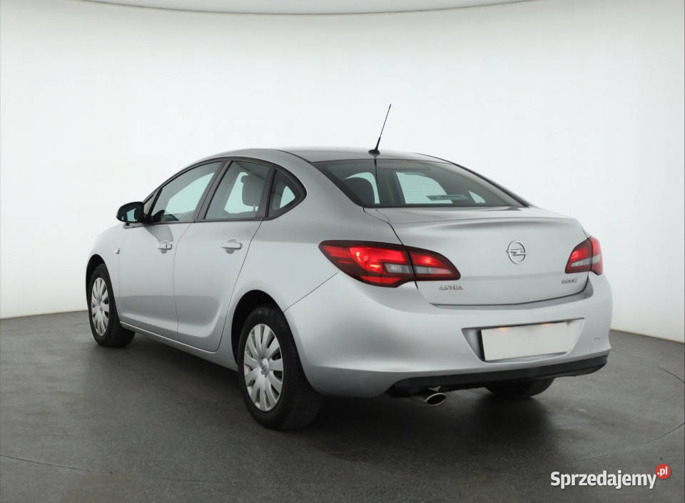Opel Astra 14 T gniazdo USB sprzedam