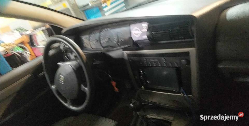 OPEL OMEGA BFL GAZ nieuszkodzony Pilec