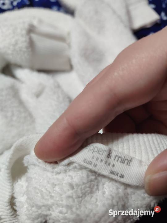 Miękki przytulny bawełniany sweterbluza z kotem Hajnówka