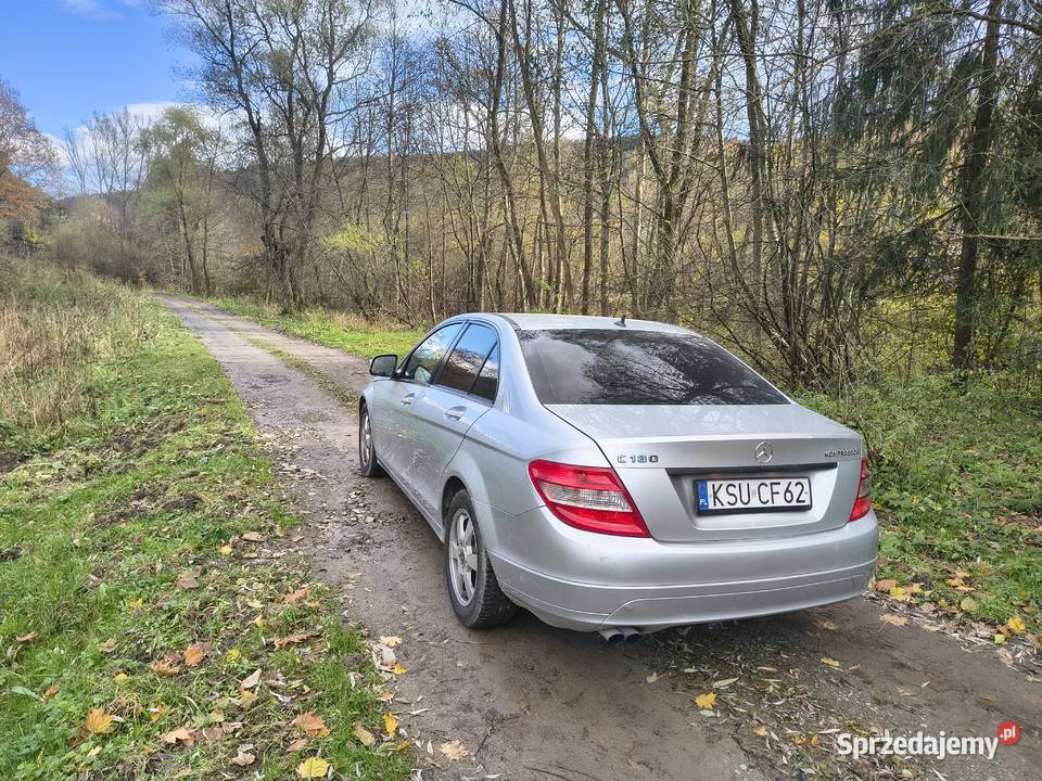 mam do sprzedania Mercedes Benz Klasa c 18 garażowany Zembrzyce sprzedam