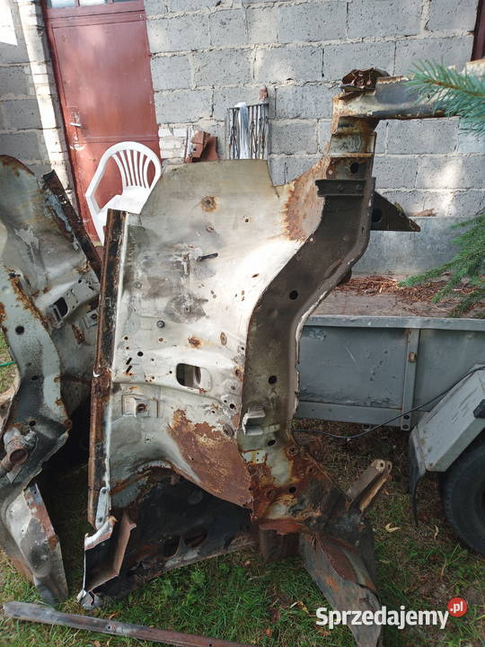 Mercedes W115 podłużnica lewa W114 mazowieckie Piastów