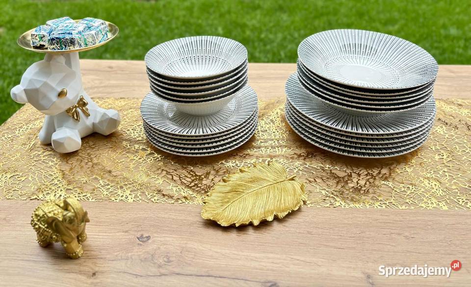 189 Serwis obiadowy 24 elementy Kropeczki Zabrze