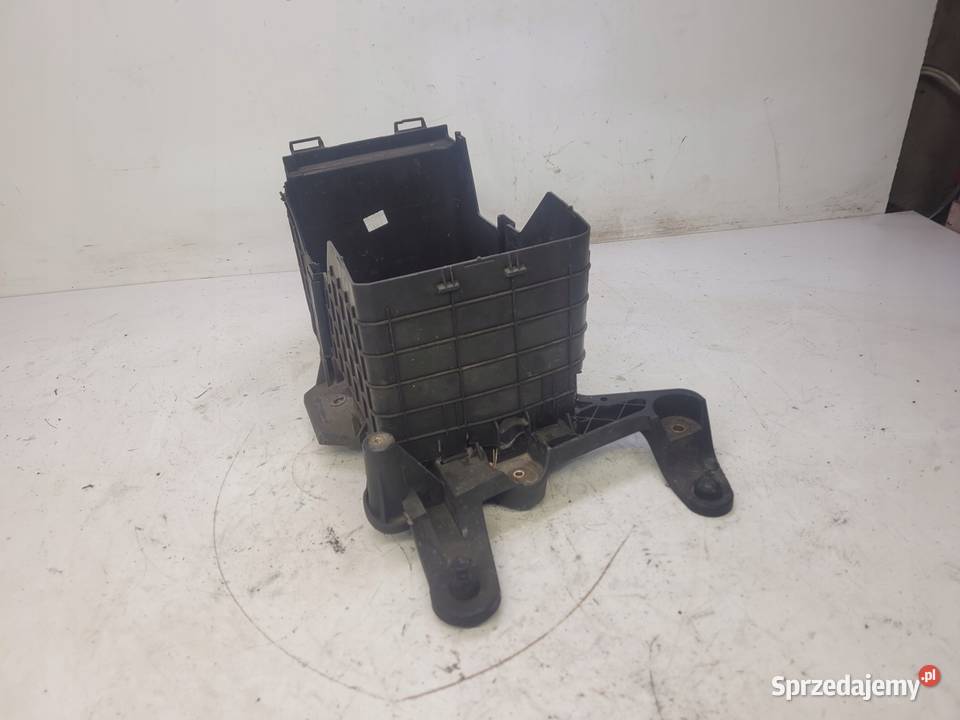 PODSTAWA AKUMULATORA AUDI A3 Q3 1K0915333H Przystajń