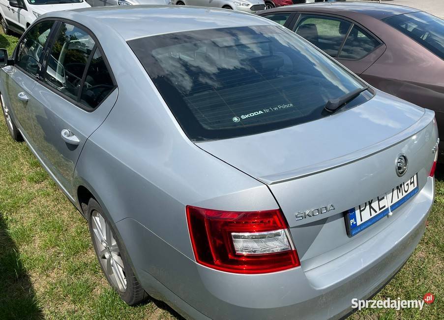Skoda Octavia 18 automat Faktura Vat uszkodzony Octavia sprzedam
