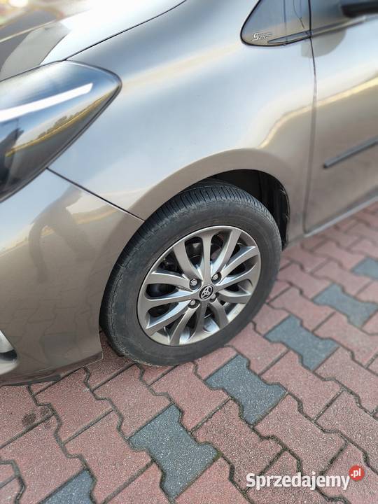 Toyota YARIS 13 benzyna 2016 Comfort bluetooth Siewierz sprzedam
