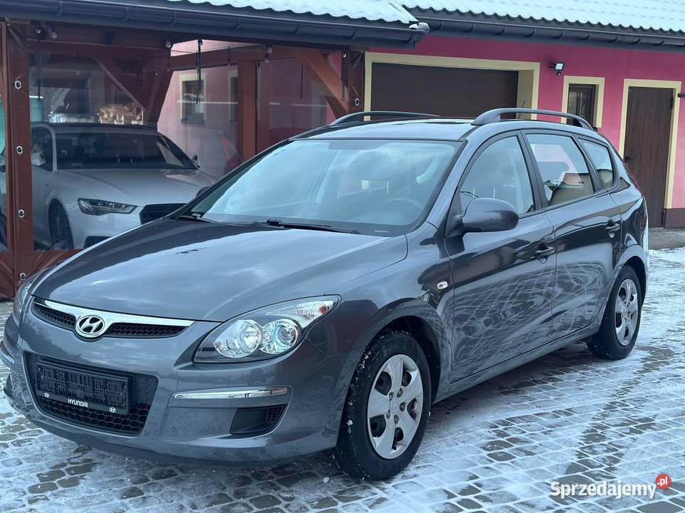 HYUNDAI i30 CW 14 Benzyna benzyna Haczów sprzedam