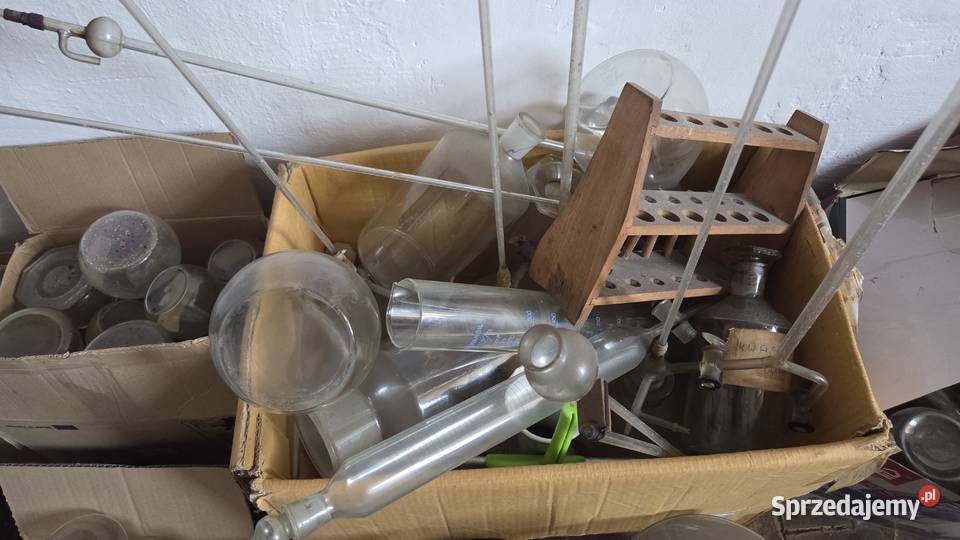 Menzurki pipety wyposażenie laboratorium Świętochłowice