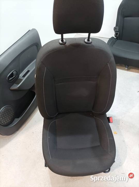 FOTELE PRZÓD KANAPY BOCZKI PRZÓD SEDAN Dacia