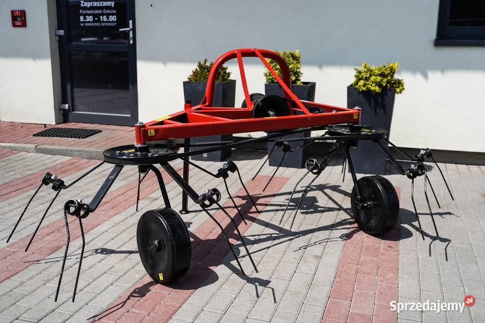 Przetrząsacz karuzelowy ciągnikowy do siana nieuszkodzony