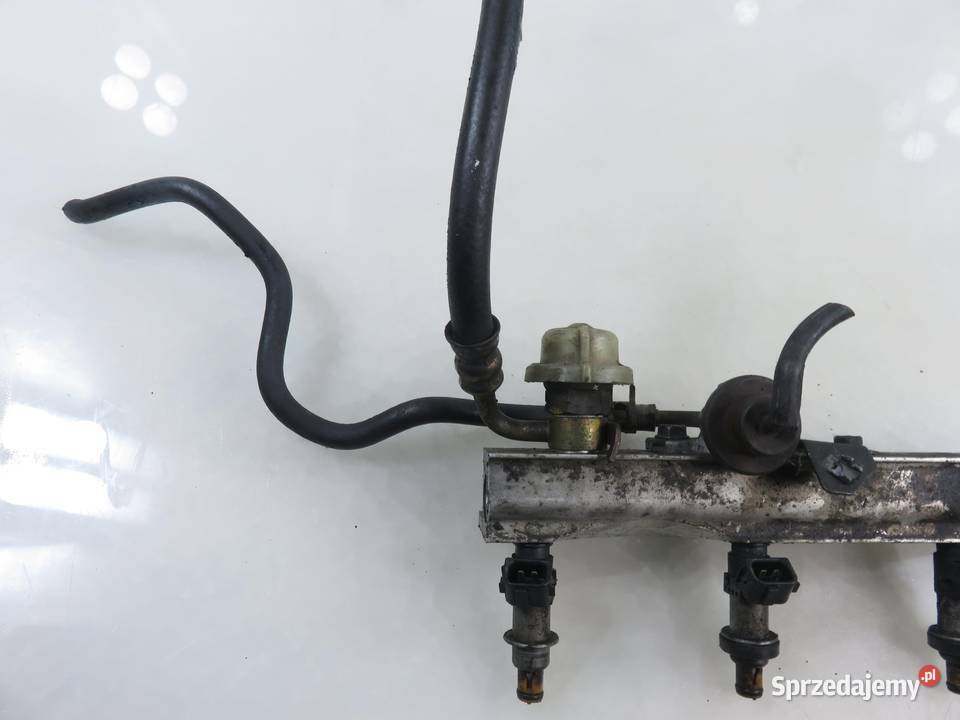 LISTWA WTRYSKOWA HONDA HRV I 16 D16W5 sprzedam