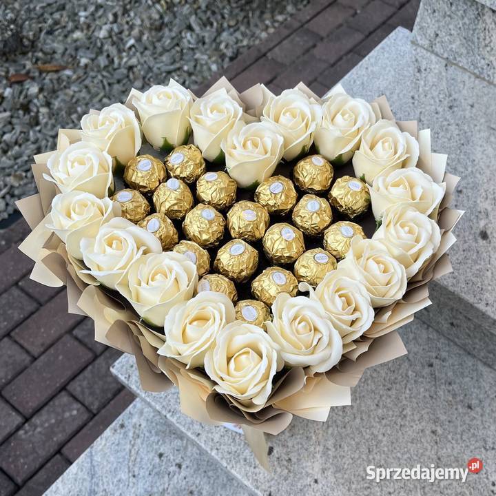 Bukiet Ferrero Rocher i róże mydlane 18 Prezent Kraków