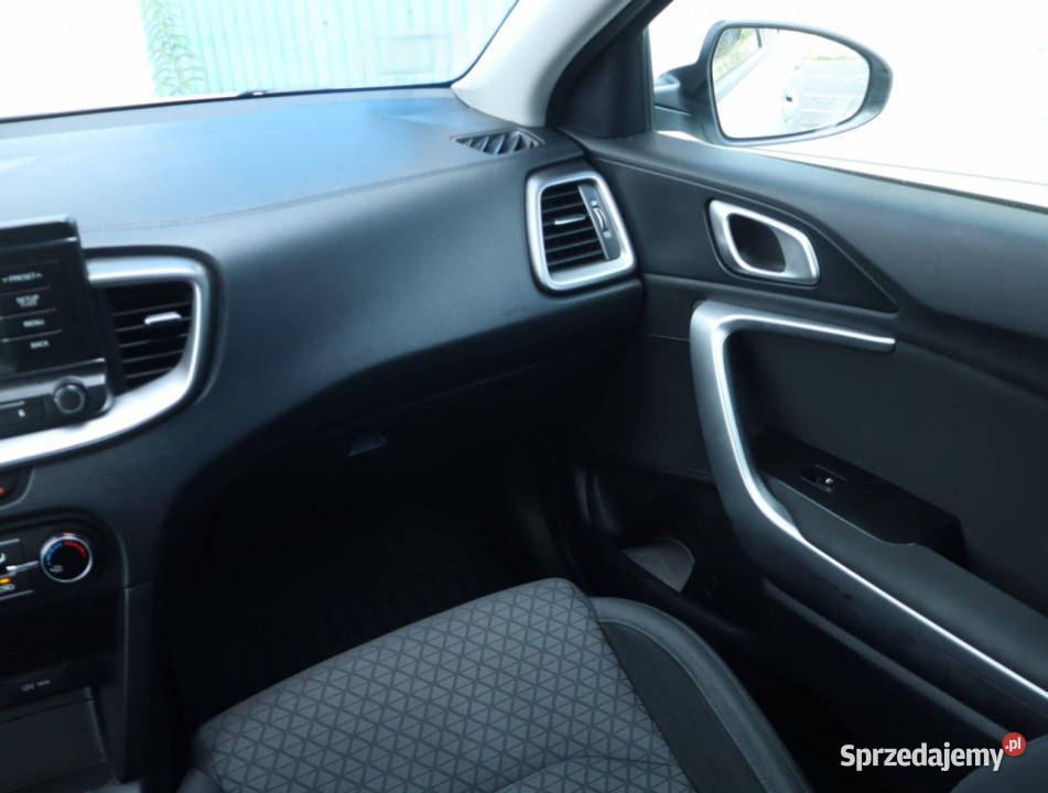 Kia Ceed 10 TGDI klimatyzacja